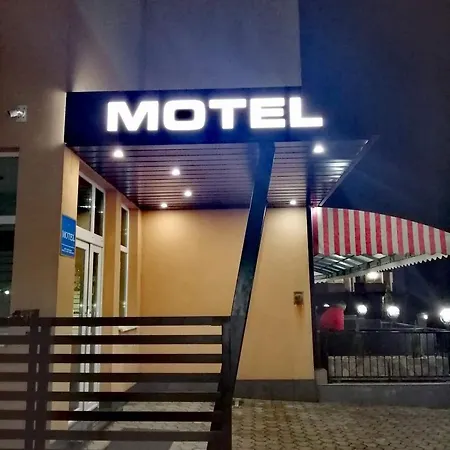 Calypso Motel 3*