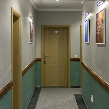 Calypso Motel 3*